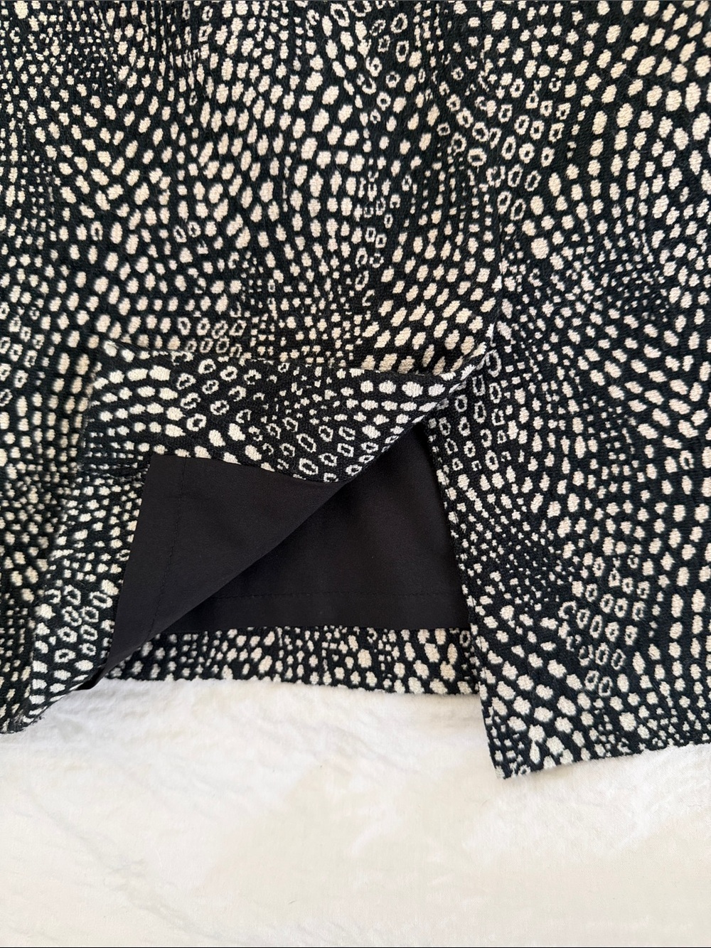 Ann Taylor Black and White Printed Pencil Skirt - Picture 5 of 6